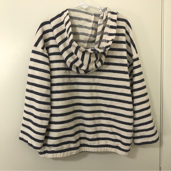3/$15 old navy boys/kids 100% cotton blue and white stripe hoodie top - Picture 2 of 9